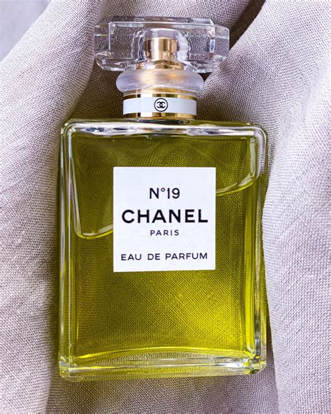 avis chanel 19|chanel perfume for women.